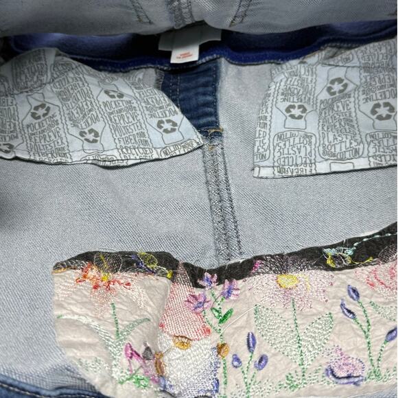 Cat & Jack Girls 6 Denim Skirt Rainbow Waistband Gnome Flower Embroidery - Picture 5 of 6